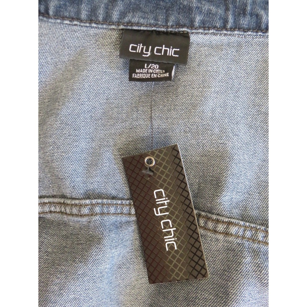 City Chic Rylee Denim Jacket Size L Blue Gray Wash Button Front New - Picture 11 of 13